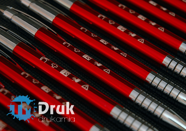 Grawerowanie na metalowych długopisach