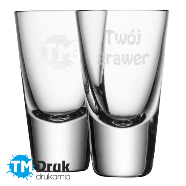 Grawer na kieliszkach do wódki