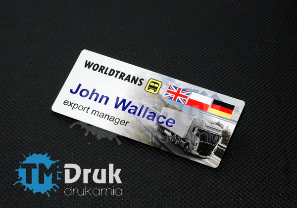 Identyfikator z oznaczeniem flag językowych, informujących w jakich językach porozumiewa się pracownik