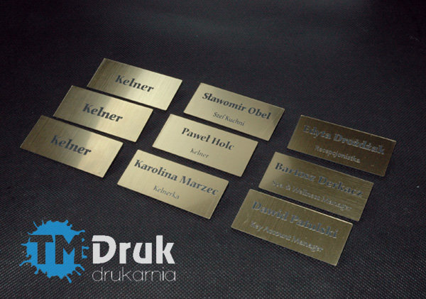 Grawerowane, personalizowane identyfikatory