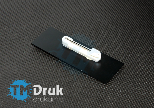 Mocowanie identyfkatora na agrafce