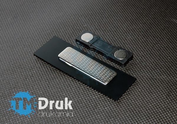 Mocowanie identyfikatora na magnesie