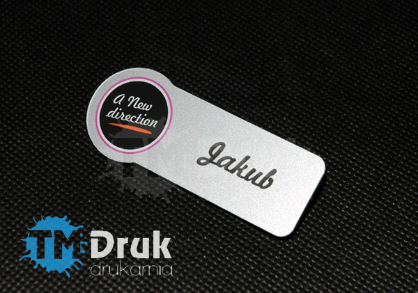 Identyfikator w pełnym kolorze, ze srebrnego laminatu - Producent TM Druk, Warszawa, Wrocław, Oława, Oleśnica, Nysa, Opole, Brzeg