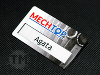 Plakietki na wymienne imiona, grafika projektowana i wykonywana według wytycznych klienta