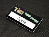 Identyfikatory z okienkiem, personalizacja wykonywana w pełnym kolorze + biały