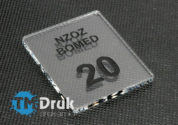 Numerki z bezbarwnej pleksi do rejestracji pacjentów w przychodniach - TM Druk