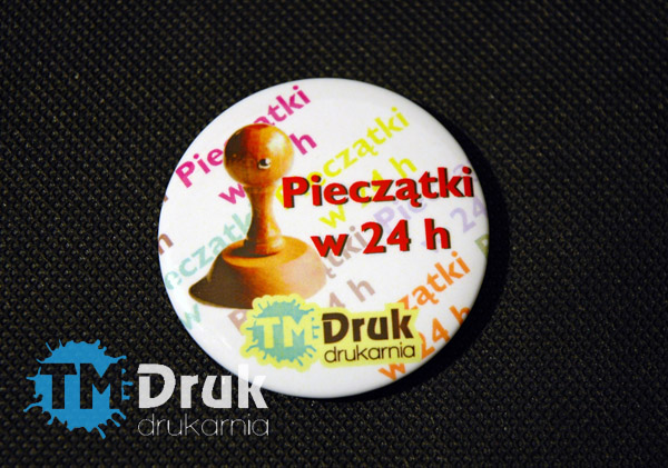Przypinki, badge, znaczki na agrafce, buttony reklamowe - zamawiaj bezpośrednio od producenta