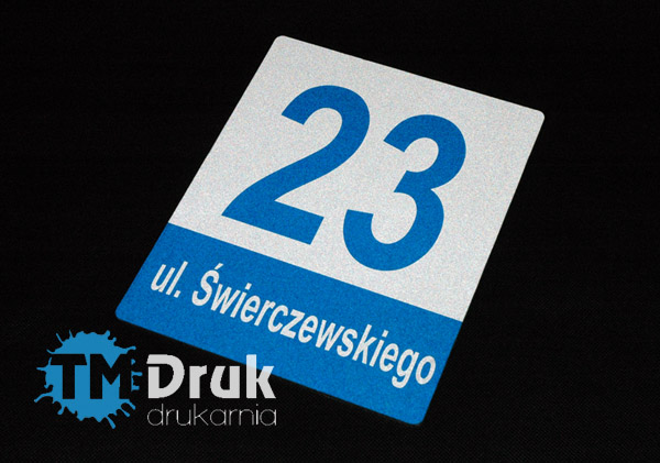 TM Druk - Producent tabliczek adresowych na aluminiowych podkładach