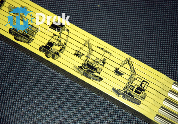 Nadruki na przedmiotach realizowane przy metodami sitodruku i tampodruku