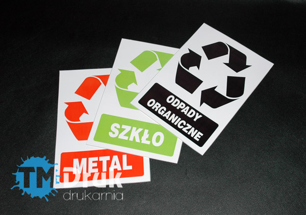 Naklejki, etykiety na pojemniki do sortowania odpadów, drukowane na białej folii samoprzylepnej