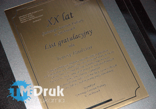 Grawerowane dyplomy, listy gratulacyjne na ozdobnych laminatach grawerskich