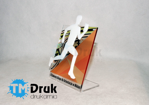 Nagroda zaprojektowana indywidualnie z bezbarwnej plexi wraz z drukowaną grafiką