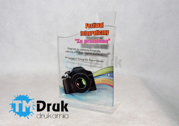 Statuetka z plexi jako nagroda na festiwalu fotograficznym