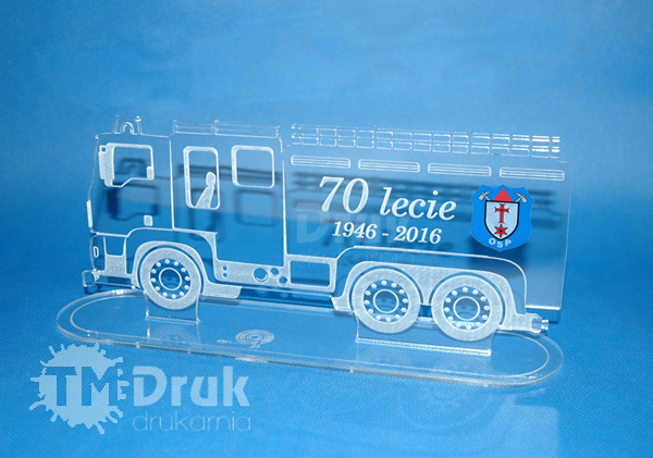 Statuetka z plexi w kształcie wozu strażackiego